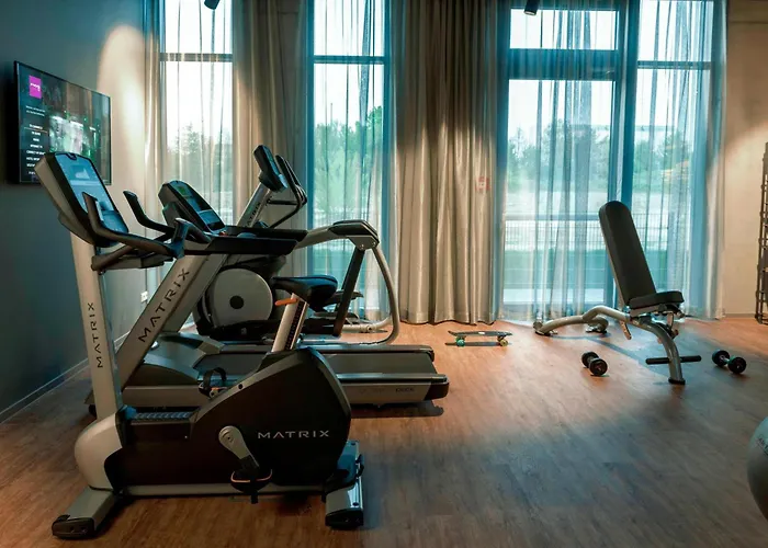 Moxy Frankfurt AirportAirport Hotel